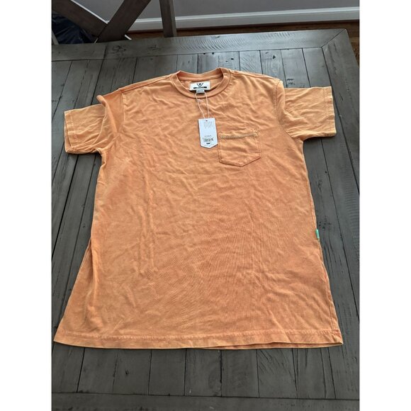 NWT Vissla Mens Shirt Solid Sets Cosmic Wash Pocket Tee Medium - Picture 1 of 3